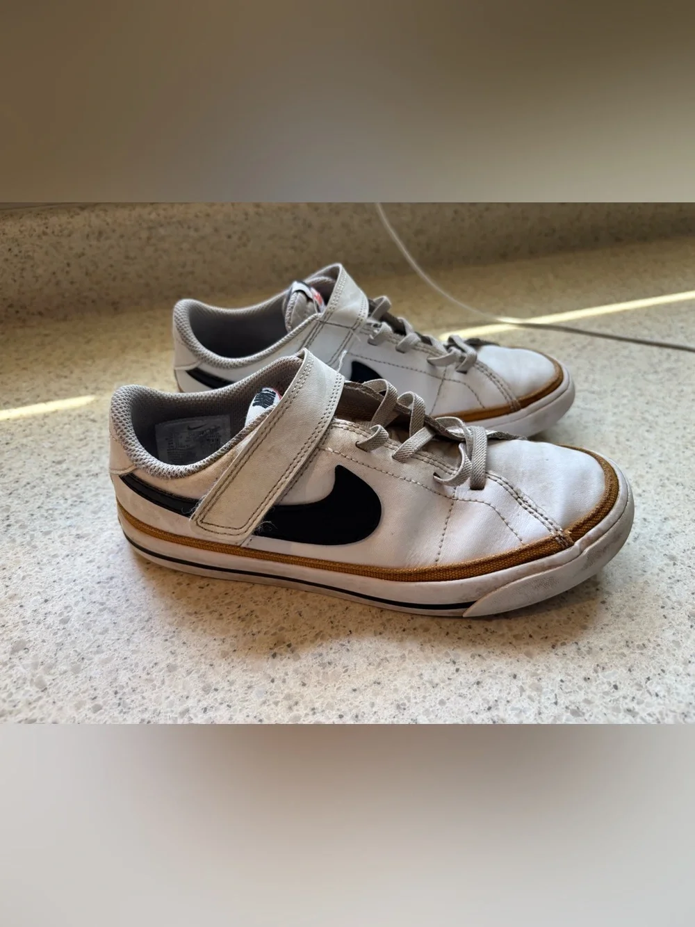 Nike Kids White & Black Low-Top Sneakers with Velcro Strap in Size 2